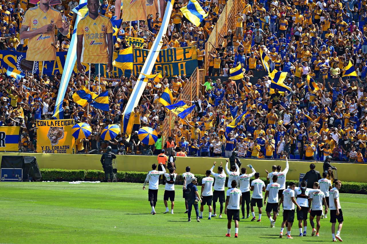 Tigres UANL tendrá que remontar en casa el 1-0 contra Monterrey y por eso antes del juego de vuelta de la Final de Liga de Campeones de Concacaf recibió el cariño y calidez de sus hinchas en un entrenamiento.