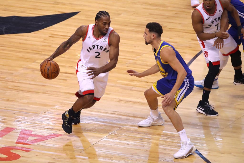 Leonard jugó un total de 43 minutos, nadie por parte de Toronto pasó más tiempo en la duela que él.