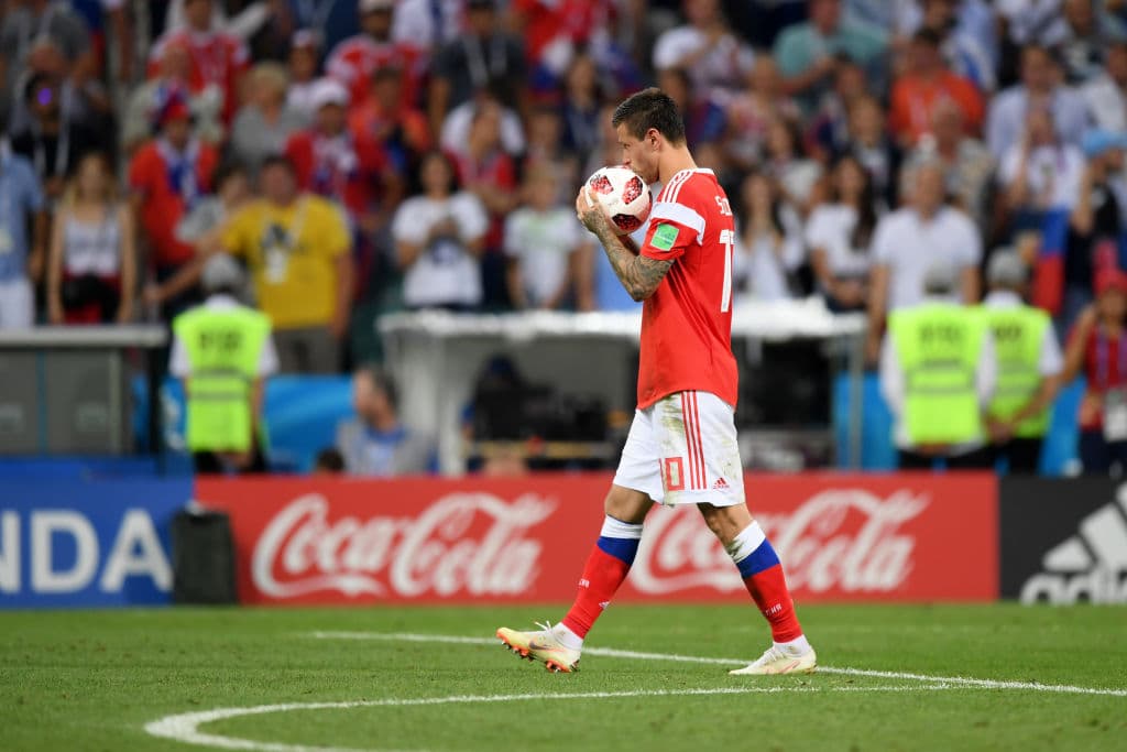 Fedor Smolov fue el encargado de comenzar la serie de cobros por parte de Rusia.