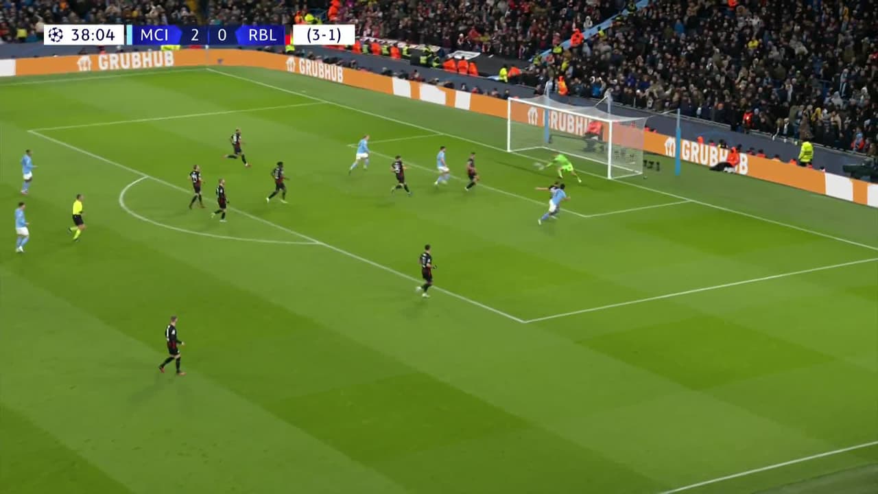 ¡TIRO ATAJADO! disparo por Ilkay Gündogan.