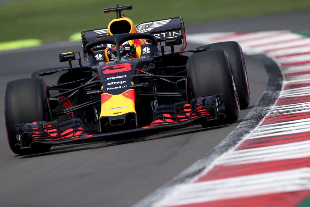 En 1:16.873 detuvo el cronómetro Daniel Ricciardo, el segundo mejor tiempo del día a bordo de su Red Bull.