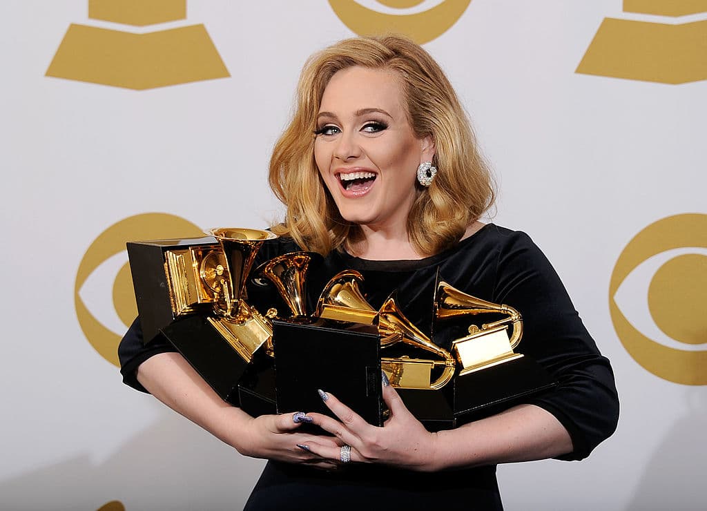 Este cambio se realizó en respuesta a una solicitud de Adele, que acaba de lanzar su cuarto álbum llamado 30.
