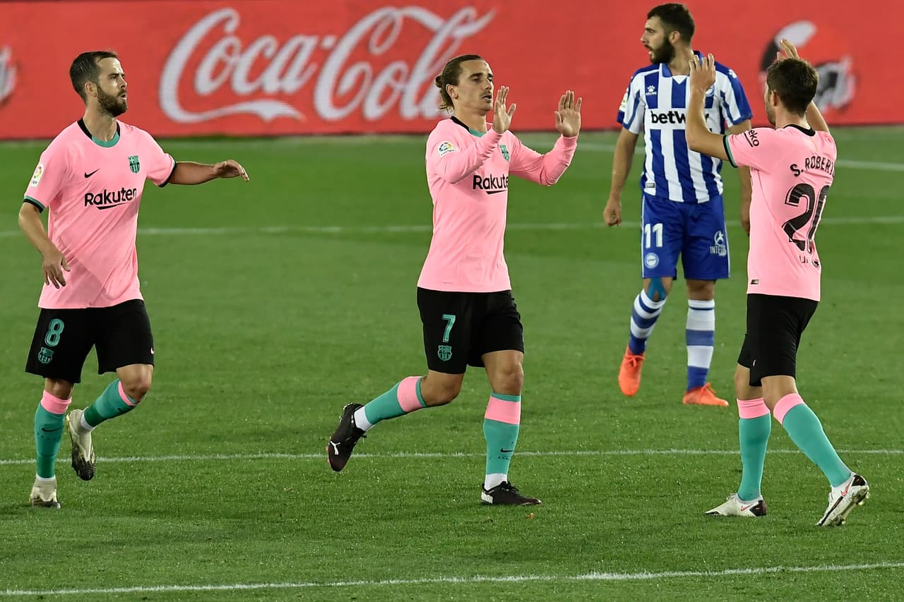 Piqué y Neto protagonizaron una gran pifia que terminó en gol de los locales; el francés marcó gol del empate en el Mendizorroza. Luis Rioja (31’) aprovechó un tremendo error de la zaga blaugrana para abrir el marcador. Griezmann (63’) emparejó los cartones.