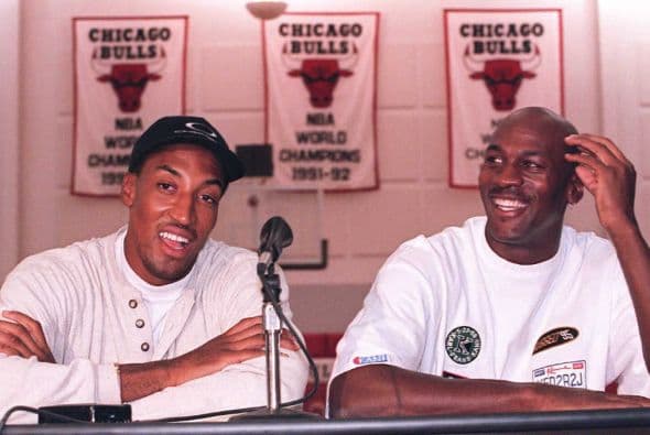 Años más tarde terminaría jugando al lado de figuras como Michael Jordan y Scottie Pippen.