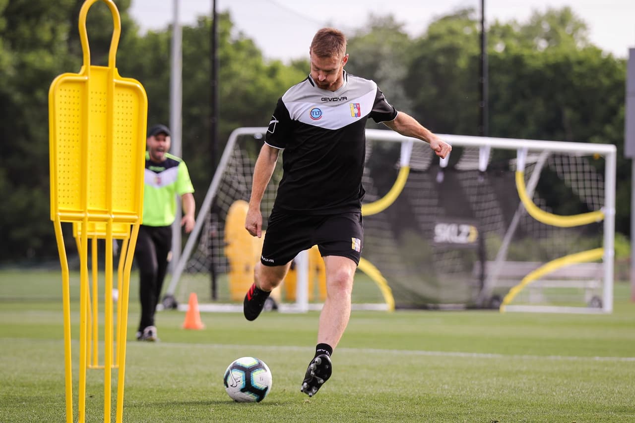Fernando Aristeguieta (Venezuela) - A pesar de que tener por delante al histórico Salomón Rondón, el nuevo delantero del Morelia llega como figura del fútbol colombiano con América de Cali y puede dar de qué hablar si le dan minutos.
