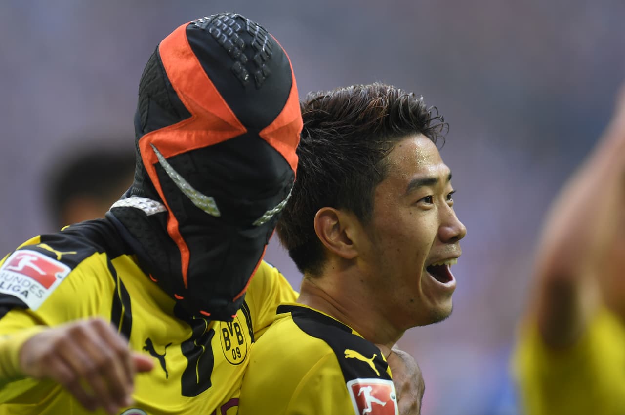 Una palomita sigue metiendo a Aubameyang en problemas con un puma en Dortmund