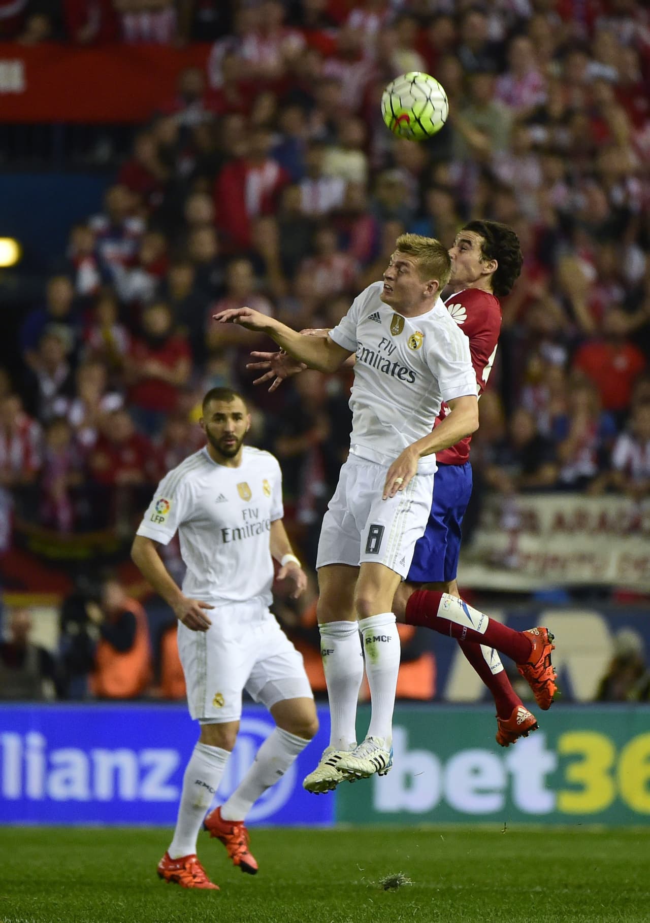 A lo largo de los 90 minutos el juego se mantuvo en suspenso ya que ningún equipo mostró un gran fútbol en el rectángulo verde.
