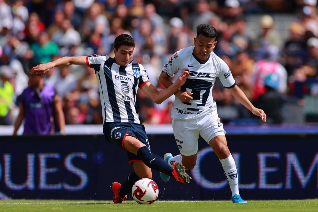 Pumas dominó al campeón Rayados de Monterrey todo el partido, Barovero estuvo fino atrás y los atacantes universitarios insistieron hasta que cayó el gol.