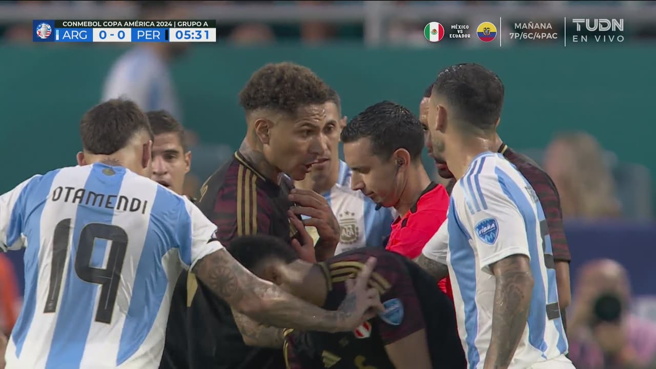 ¡Se arma la cámara húngara! Jugadores de Argentina y Perú se encaran