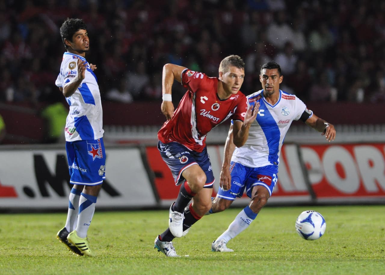 Una semana después, en la fecha 9, el Puebla cayó de visita en el Puerto ante Veracruz en una derrota que se presentó ante un equipo bien armado y que intenta ser protagonista. Los Tiburones están en camino de un proyecto serio y bien llevado por Reinoso.