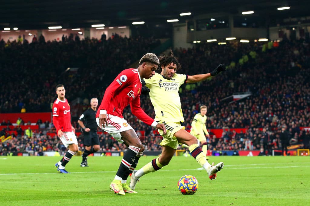 Manchester United se impone al Arsenal 3-2 en un partido emocionante para cerrar la J14 en la Premier League. Emile Smith Rowe, junto con Martin Odeegard anotaron para los Gunners, mientras que para los locales fueron Bruno Fernandes al 44' y Cristiano Ronaldo lució con dos goles, uno de ellos fue penal, para quedarse con la victoria.