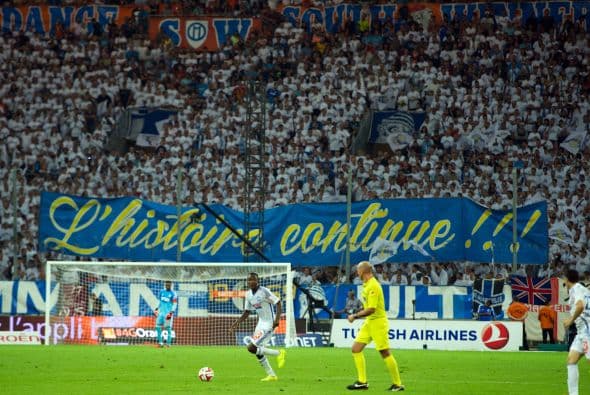 En Francia el Olympique de Marsella levanta la mano con sus 51,858 aficionados por partido como local, no cabe duda que el cuadro galo es uno de los consentidos del balompié francés.