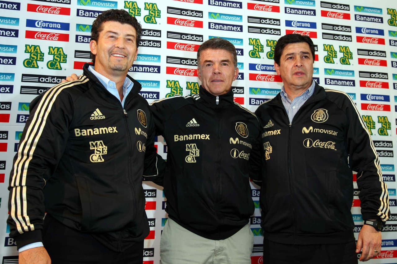 Otro punto que tenía en contra es que al ser gente del ‘Chepo’ muchos no compartían y apoyaban su idea de juego por lo que a la primera caída pedirían su cabeza.