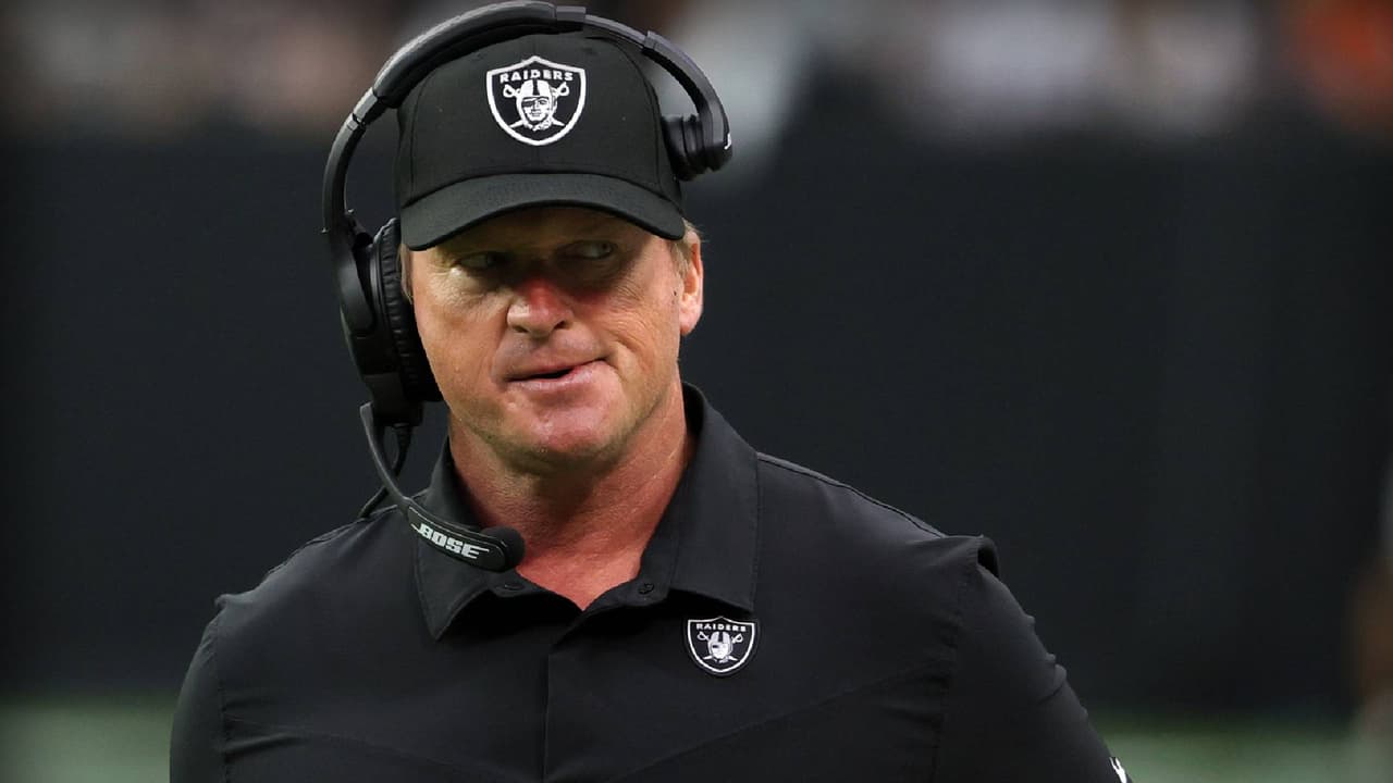 Coach deja a Raiders tras revelarse mails misóginos y homofóbicos