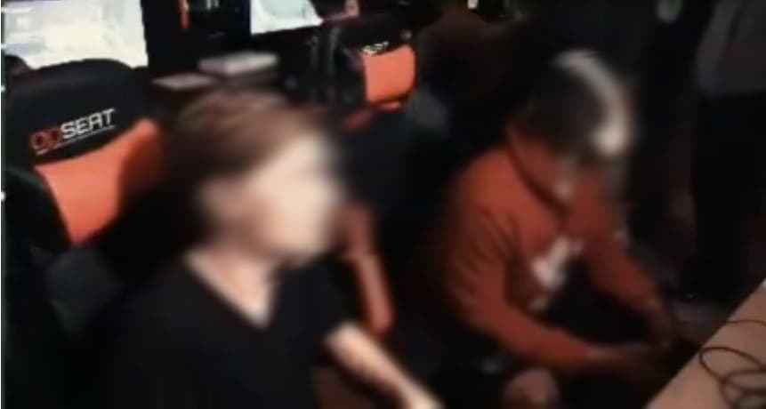 Cuatro muertos y múltiples heridos fue el saldo de un tiroteo masivo durante un torneo de videojuegos Madden en Jacksonville (Florida) en un bar del centro comercial Jackson Landing.