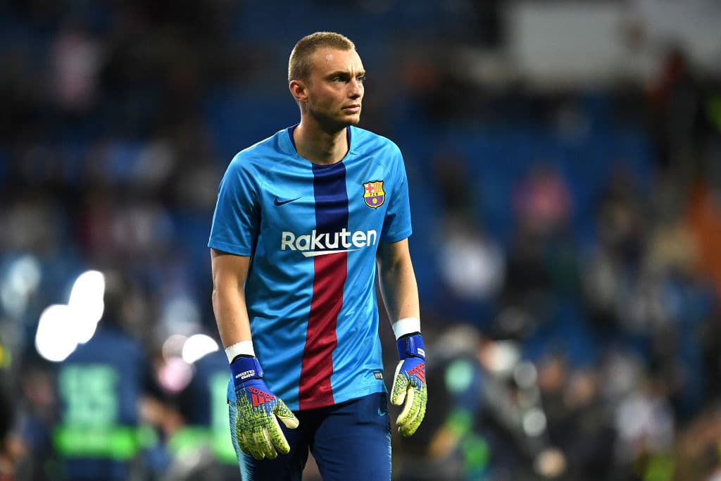 El arquero Jasper Cillessen se quedó en España pero con el Valencia FC, la cantidad fue de 35 millones de euros.