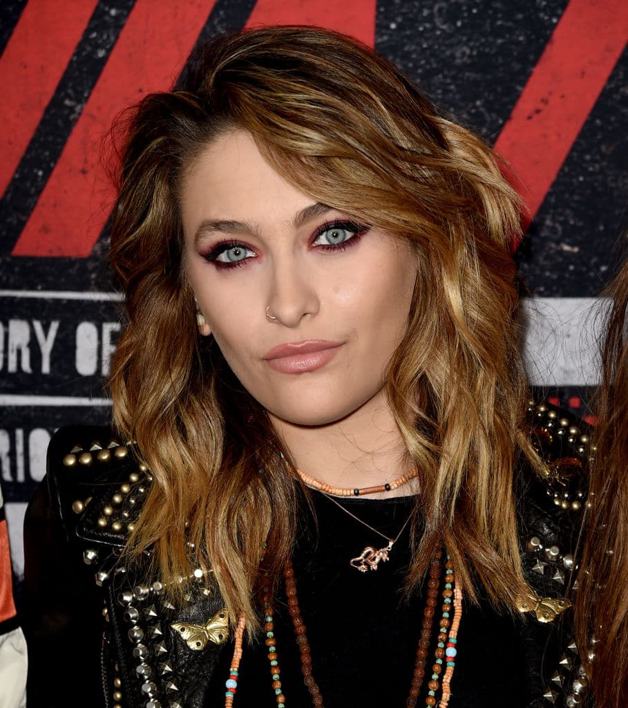 En 2020, Paris Jackson y su entonces novio Gabriel Glenn, quienes formaron el dúo acústico ‘The Soundflowers’.