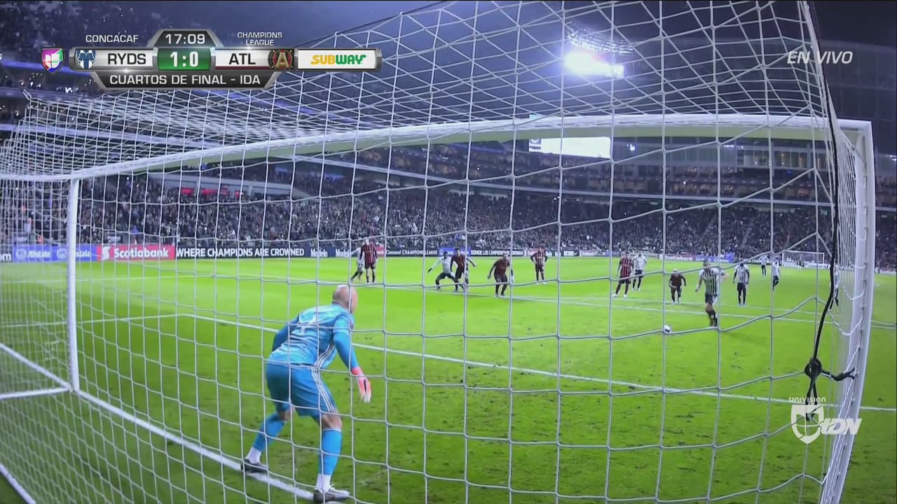 Monterrey se adelanta 1-0 con penal anotado por Nicolás Sánchez