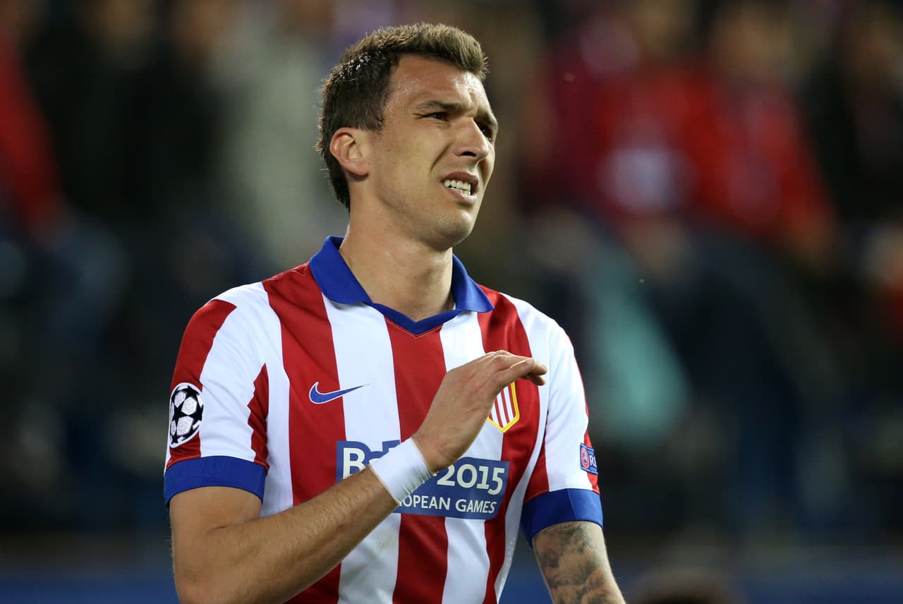 <b>Mario Mandzukic:</b> tras brillar en el Bayern Múnich, el croata pasó al club madrileño donde consiguió 20 goles, aunque solo ganó la Supercopa local. Desde el 2015 está en las toldas 
<i>bianconeras </i>y lo ha ganado todo, salvo al Champions.