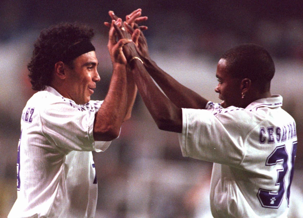 Cristiano Ronaldo | El astro portugués nos regaló una de las mejores postales a nivel mundial. Sucedió en la UEFA Champions League en un duelo Real Madrid vs Juventus. Carvajal centro por la banda derecha para que CR7 impactara el balón a 2.38 metros, estirando la pierna izquierda 97 centímetros. Fue uno de los goles más hermosos en la historia.