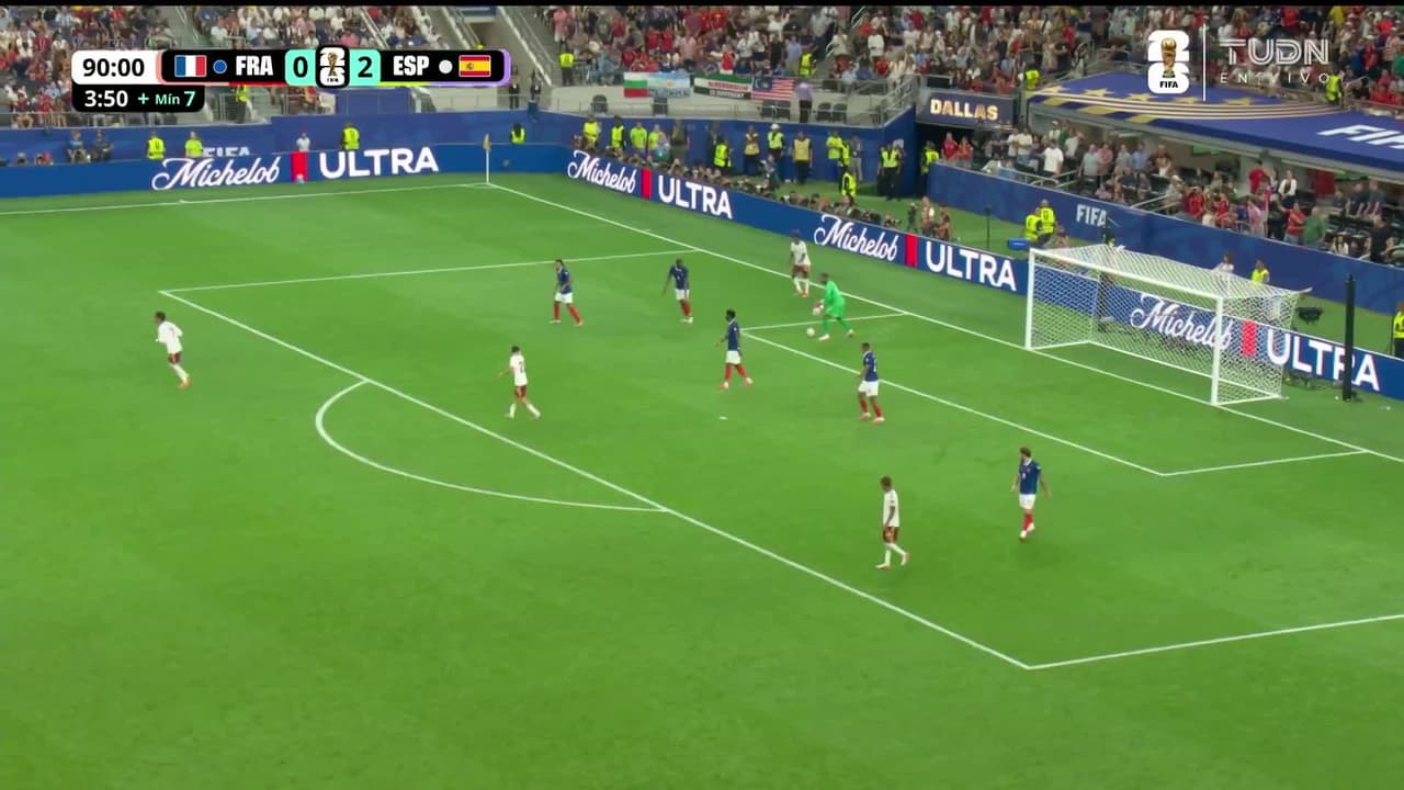¡TIRO ATAJADO! disparo por Ousmane Dembélé.