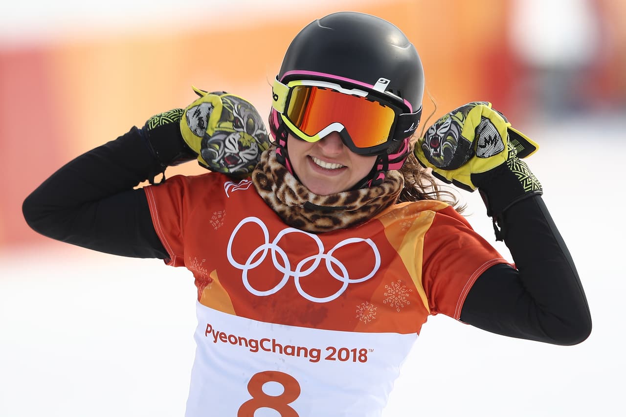 Esta mujer, cuyo atuendo envidiaría el más fanático de Tigres en México, demostró que un uniforme puede ser creativo y de buen gusto.