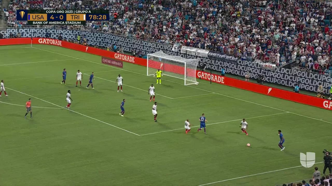 ¡GOL!  anota para Estados Unidos. Gianluca Busio