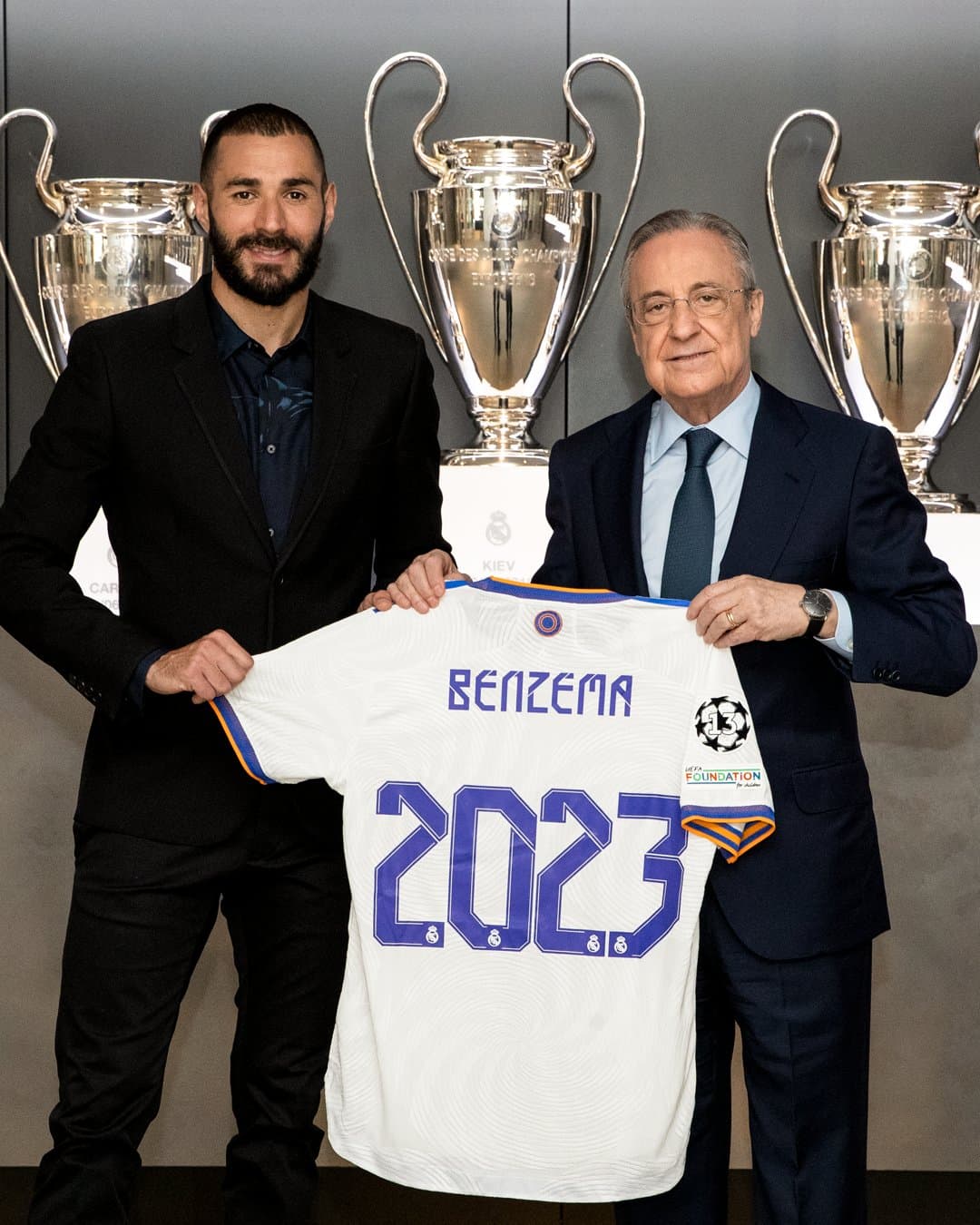 Real Madrid anuncia renovación de Benzema hasta 2023