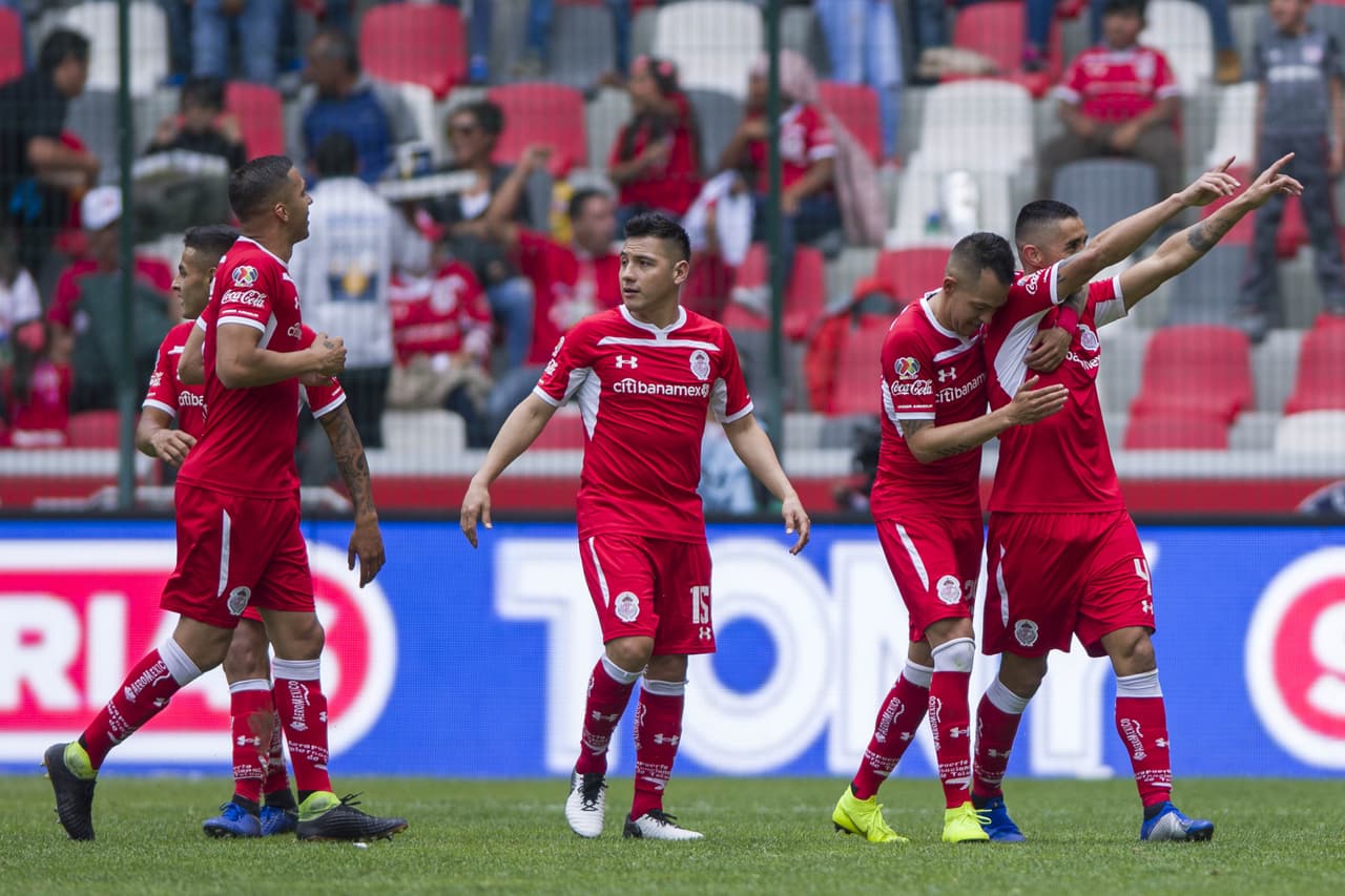 Toluca le dio una paliza a Querétaro con un contundente 4-0 en la Jornada 14 del Apertura 2018 en la Liga MX, con lo que quedó en el quinto lugar de la clasificación con 25 puntos.