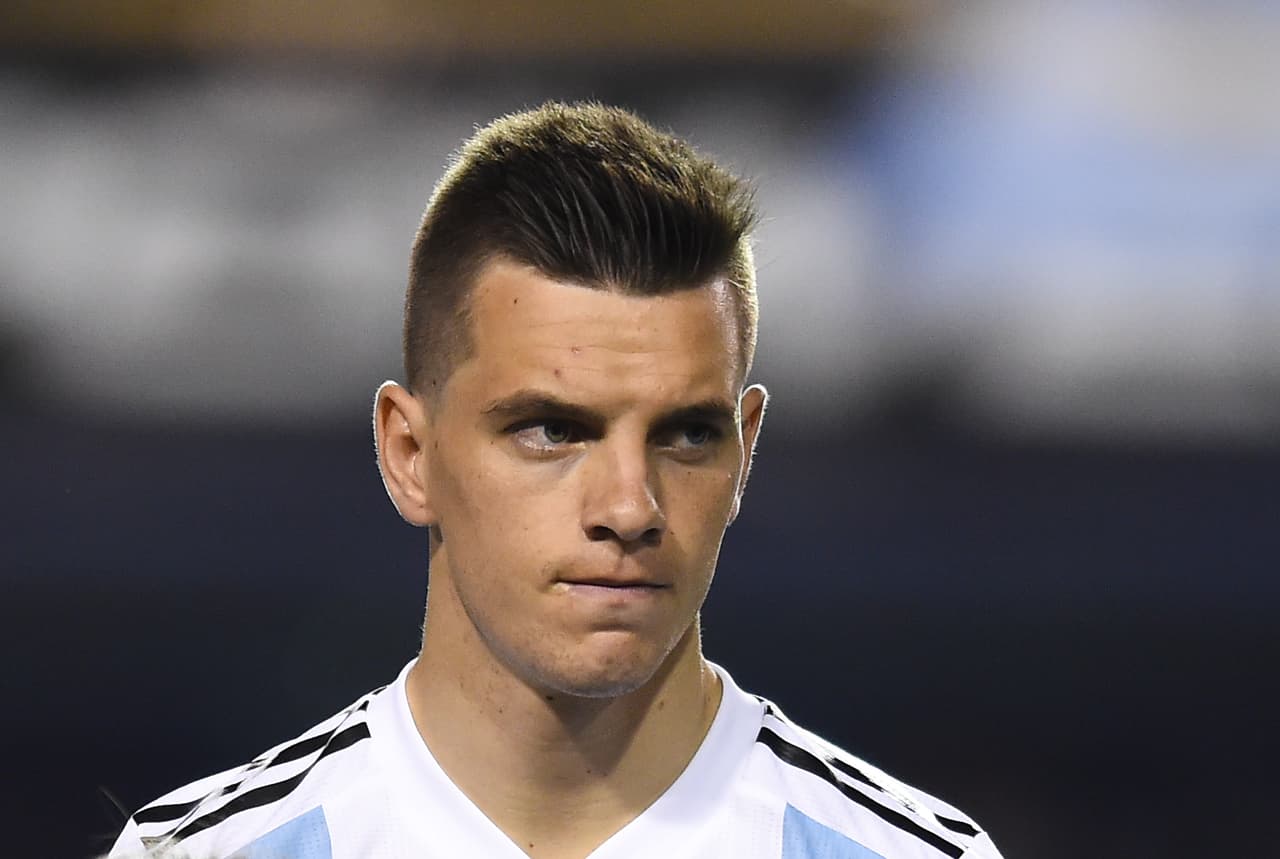 Mientras que el argentino Giovani Lo Celso ya está en Sevilla para finiquitar su vinculación al Real Betis en condición de préstamo desde el club francés.