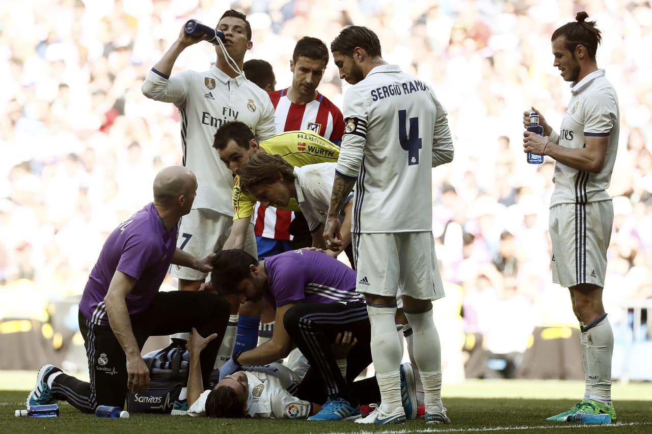 Pepe tuvo que abandonar el campo por lesión tras recibir un fuerte golpe de su compañero Toni Kroos.