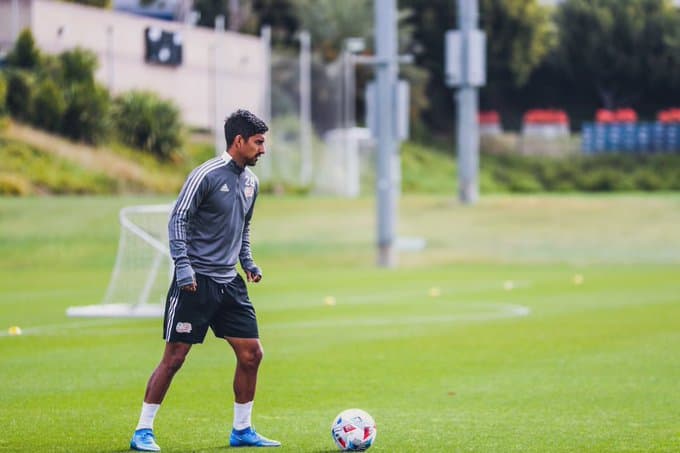 Con una larga carrera en MLS, A.J. DeLaGarza se incorporó al plantel de Bruce Arena.