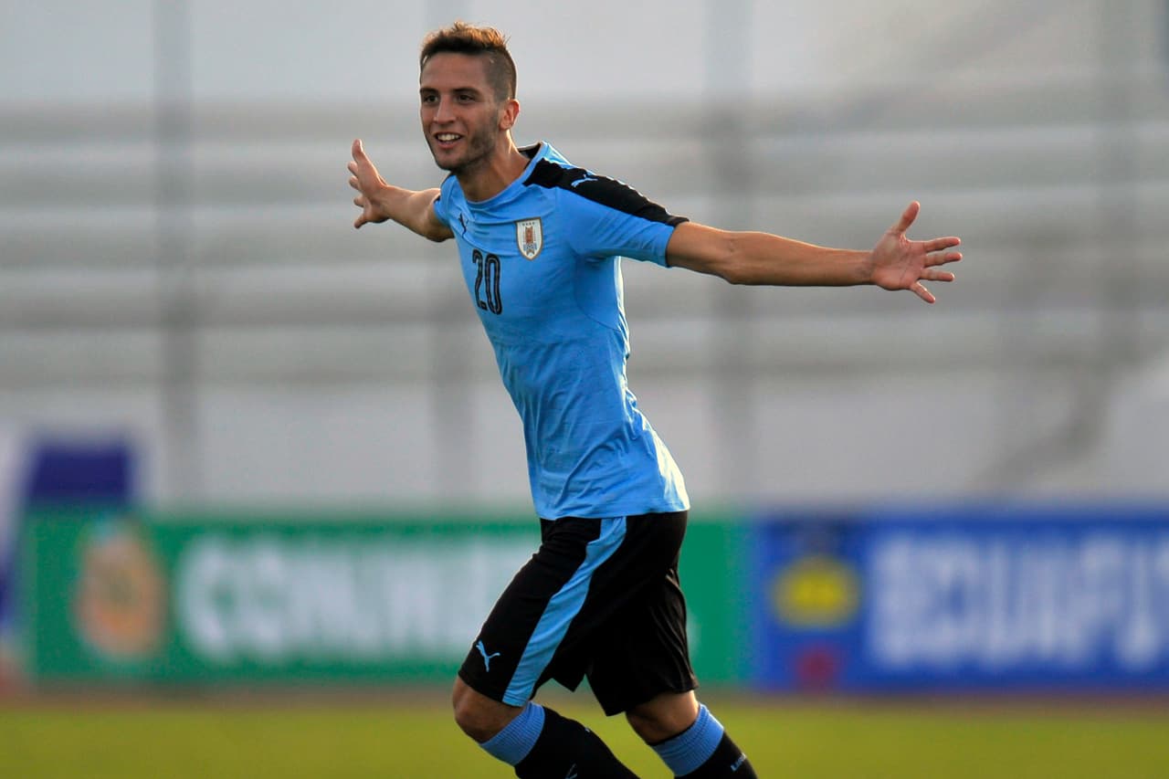 Uruguay`s Rodrigo Bentancur celebrates a goal against Bolivia during a South American Championship U-20 football match at the Olimpico stadium in Ibarra, Ecuador on January 27, 2017. / AFP / JUAN CEVALLOS (Photo credit should read JUAN CEVALLOS/AFP/Getty Images)
