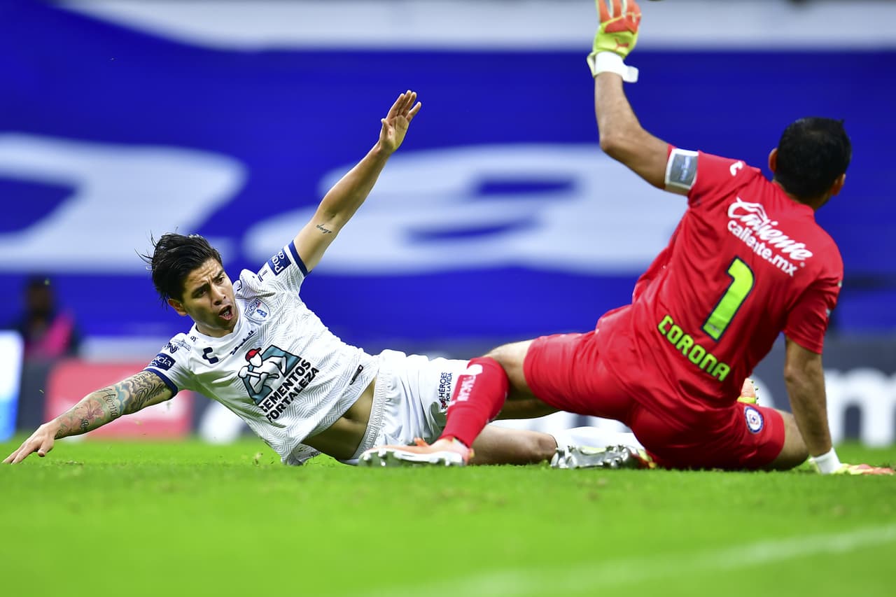 José de Jesús Corona y Óscar Ustari han estado implecables en sus respectivas porterías.