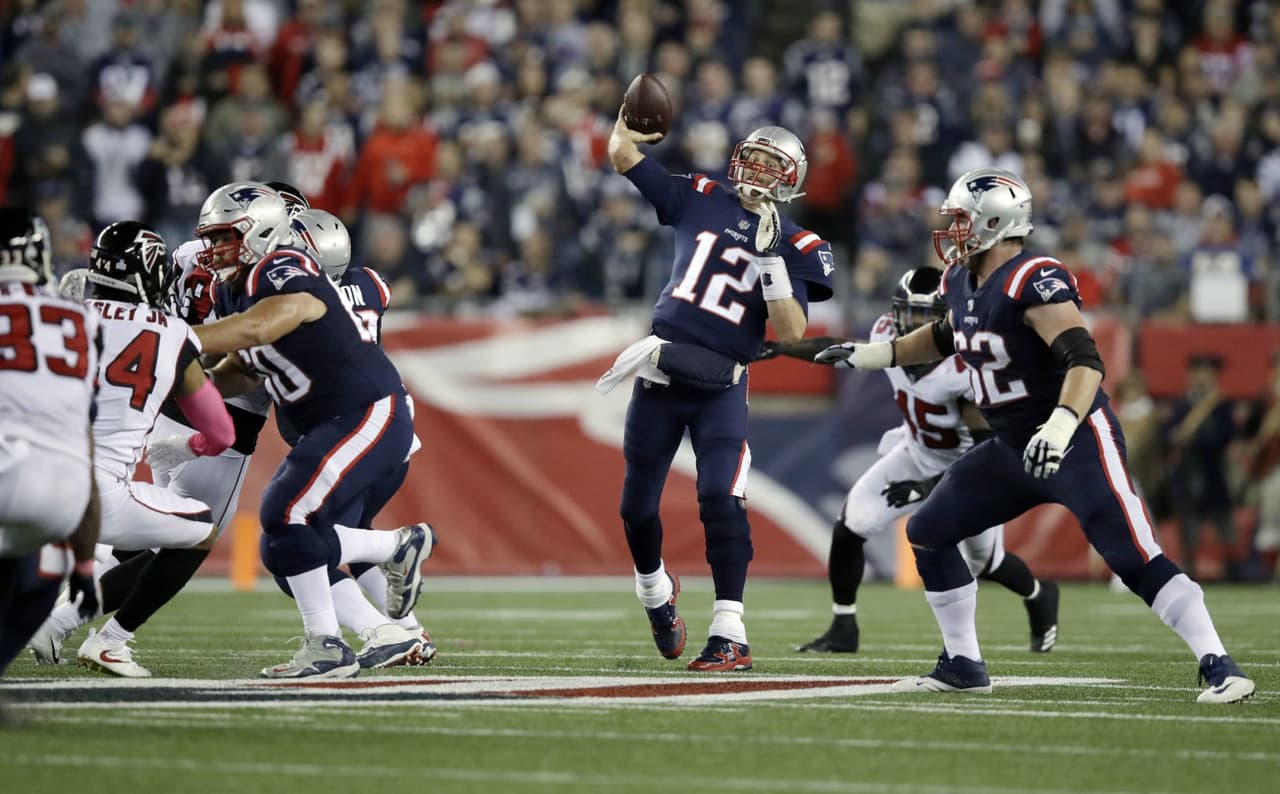 Y Brady cumplió con mucha efectividad, con 21 de 29 pases completos, 249 yardas y dos envíos de anotación.