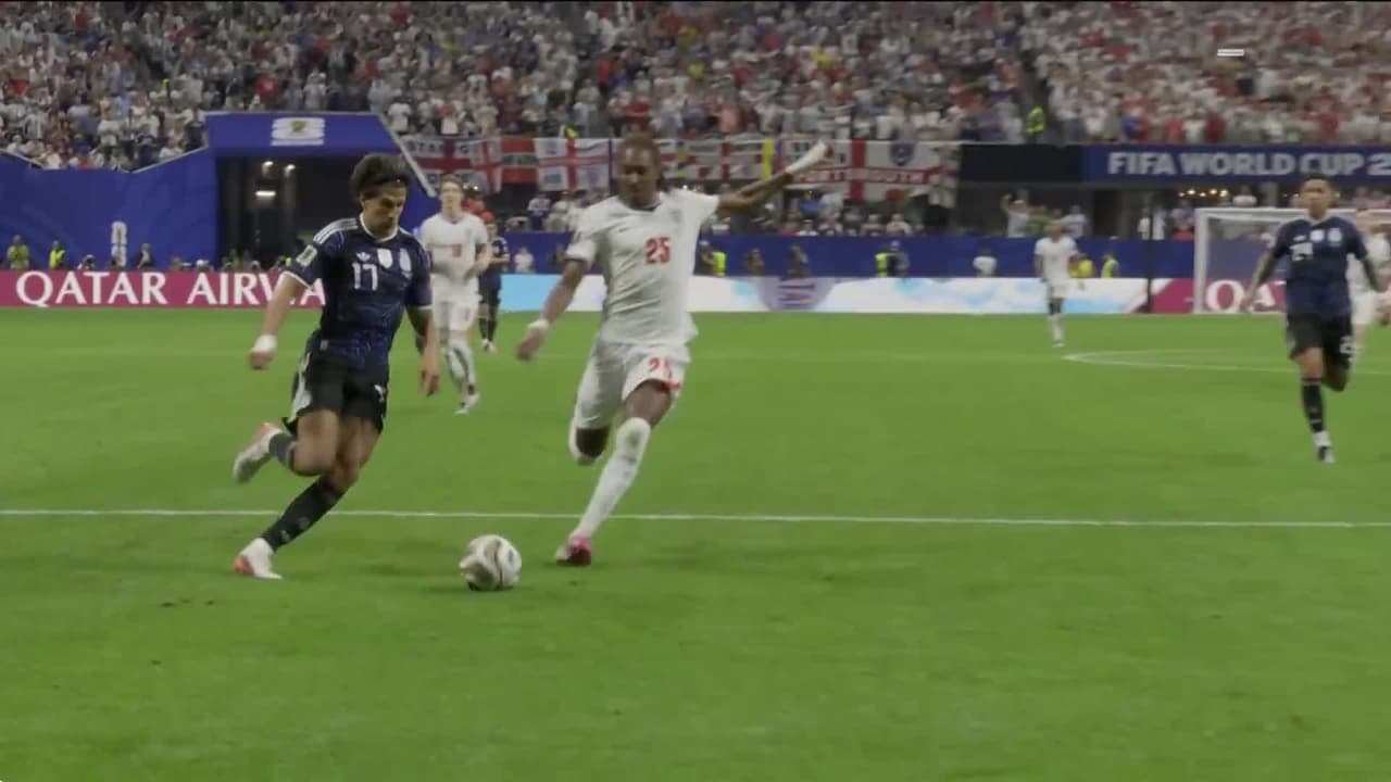 Spence impresionante: acaba de hacer la jugada defensiva del Mundial
