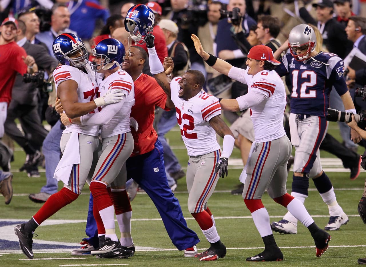 ¿Cómo fue el enfrentamiento entre Tom Brady y Jason Pierre-Paul en el Super Bowl XLVI?