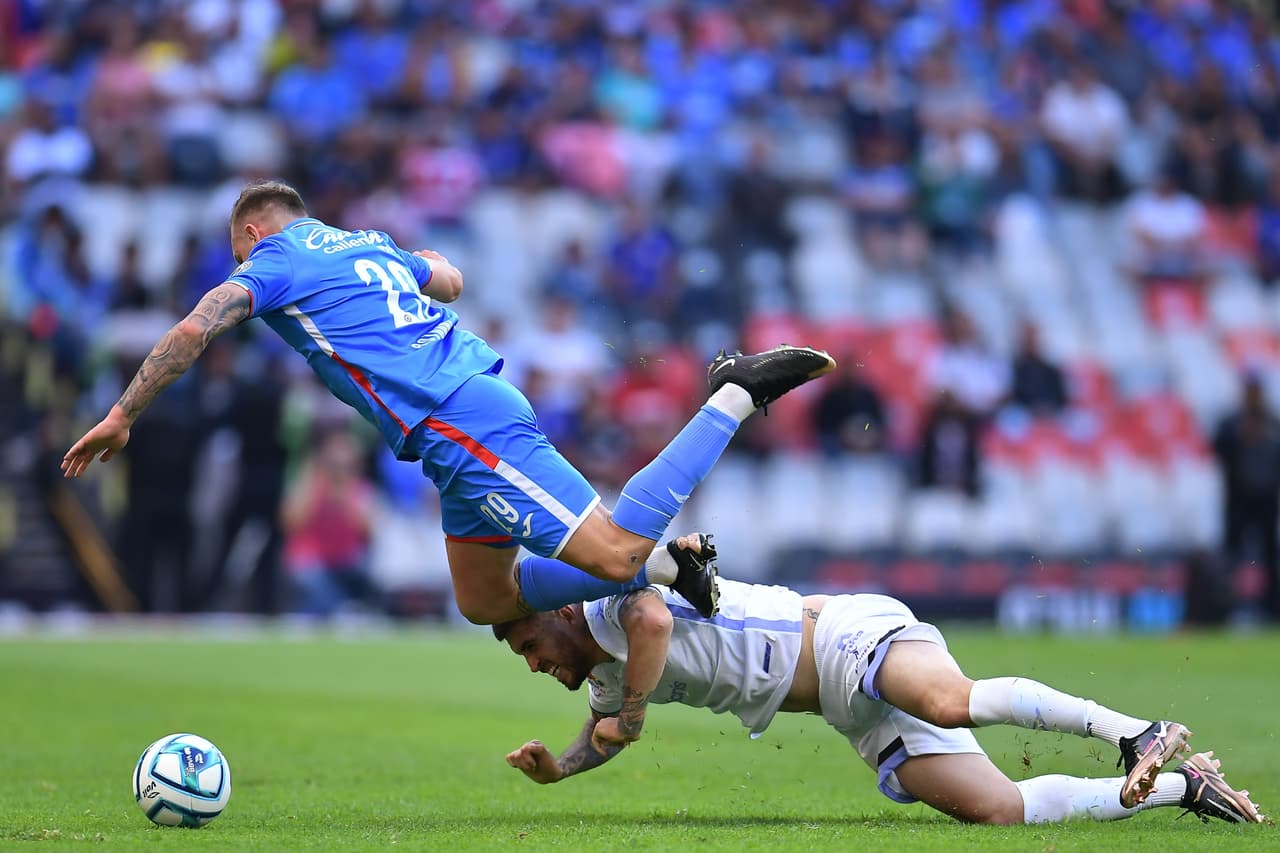 Ricardo 'Tuca' Ferretti se estrenó como director técnico de Cruz Azul y se lleva la victoria que necesitaban los 'cementeros' para pelear posiciones de repechaje y de paso, el estratega consigue su quinta victoria en su partido de presentación al frente de un equipo de la Liga MX.