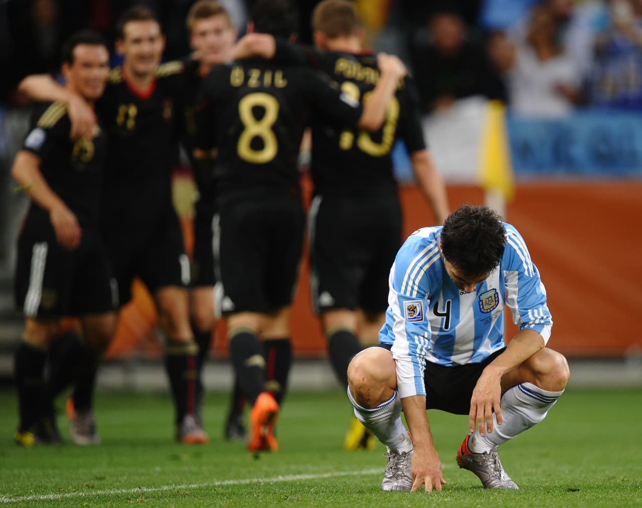 Argentina recibió en Sudáfrica 2010 una dura lección de humildad con una goleada que, siendo el peor resultado en estos eventos tras ser campeón en 1986, pasó a la historia de los mundiales.