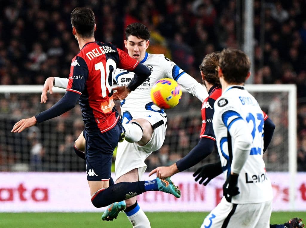 Milan empata 1-1 con el Udinese, Inter emapata 0-0 cp el Genoa y le dan la oportunidad al Napoli de poder cerrar la jornada como líder solitario de la competición.