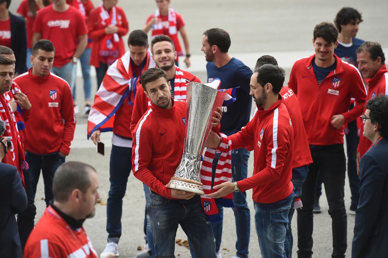 El camino comenzó en la Catedral de la Almudena, junto al Palacio Real, para ofrendar el título a la virgen.