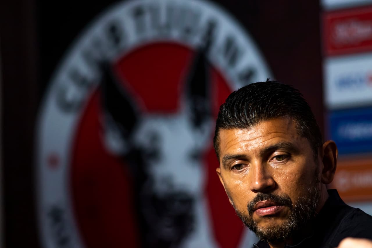 Las cosas para Frankie Oviedo no han marchado del todo bien luego de dirigir dos partidos a Xolos con sendas derrotas 3-1 ante Lobos BUAP y 2-3 en casa frente a Monarcas Morelia.