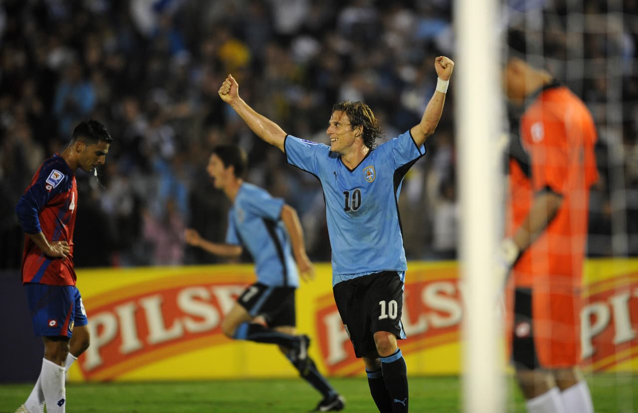 Uruguay fue el rival de Costa Rica en el repechaje para Sudáfrica 2010 y el equipo representante de Conmebol impuso su tradición y jerarquía.