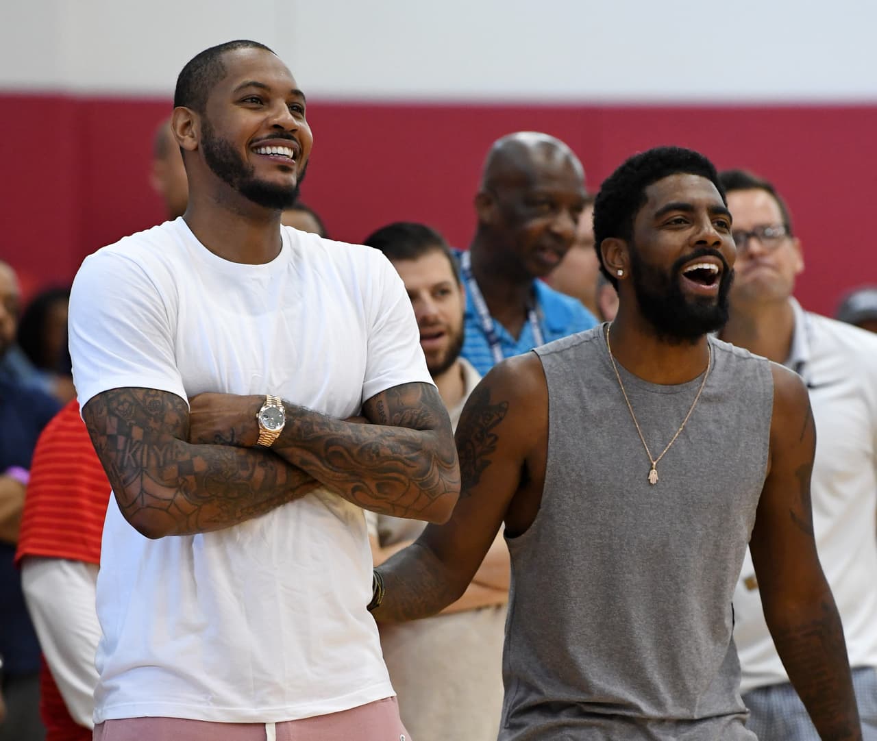 <b>Carmelo Anthony</b> fue canjeado por el Oklahoma City Thunder a los Atlanta Hawks pero negoció su salida para acomodarse en un equipo aspirante al título: se comprometió con los Rockets de Houston.