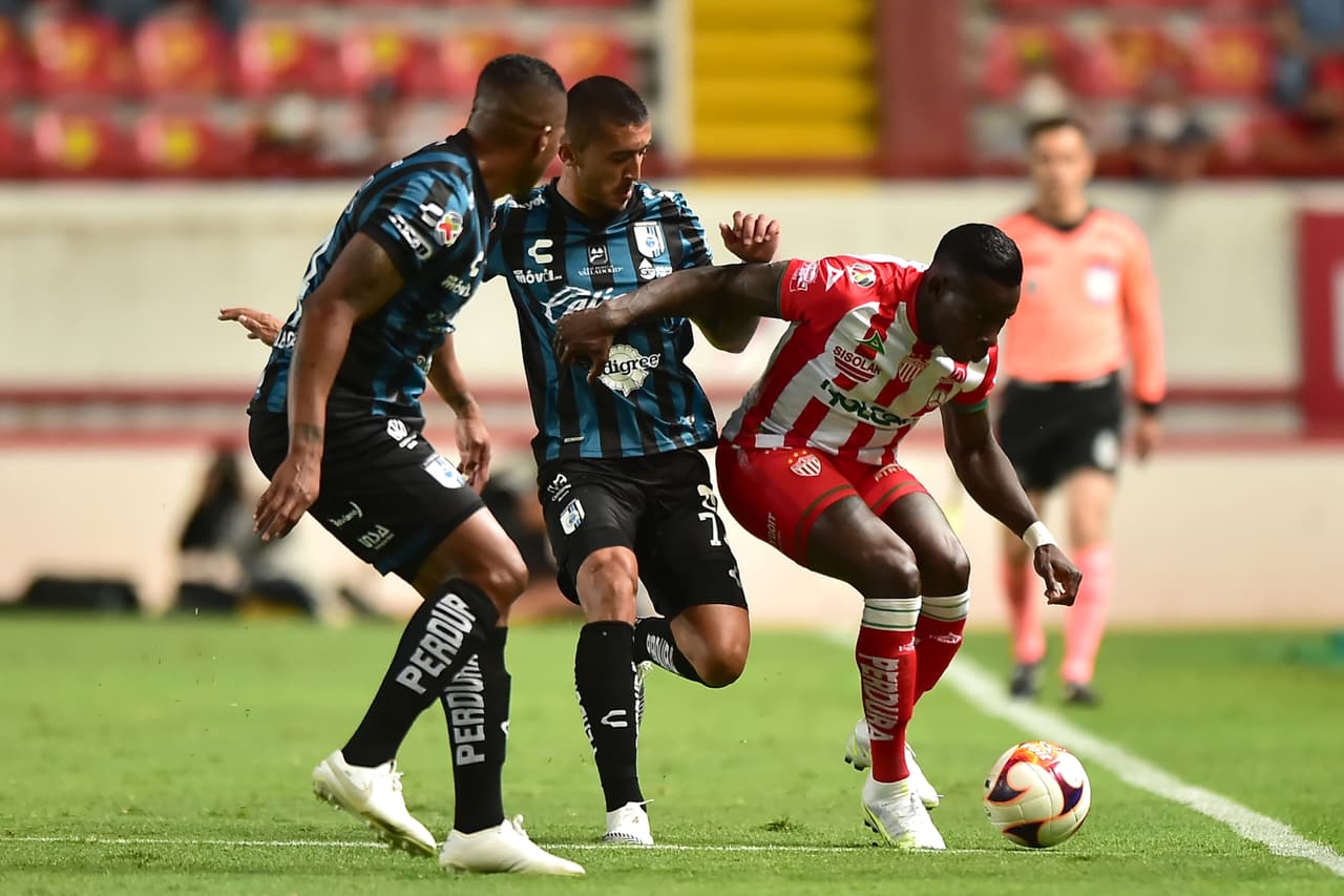 Necaxa y Querétaro no logran romper el 0-0 y se conforman con la división de puntos.