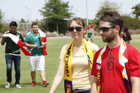 La afición en Estados Unidos llegó a Phoenix con todo su colorido para ver a México y Guatemala enfrentarse en la Copa Oro 2015.