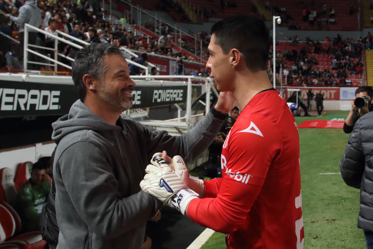 Necaxa evitó que Pumas ganara como visitante por primera vez en el Clausura 2023 luego de la victoria de 3-1 en Aguascalientes con doblete de Édgar Méndez, quien en seis minutos puso en jaque a los visitantes. Los de Rafa Puente Jr. descontaron vía Nico Freire, pero Agustín Oliveros sentenció a favor de los Rayos para sumar tres puntos en la Jornada 7.