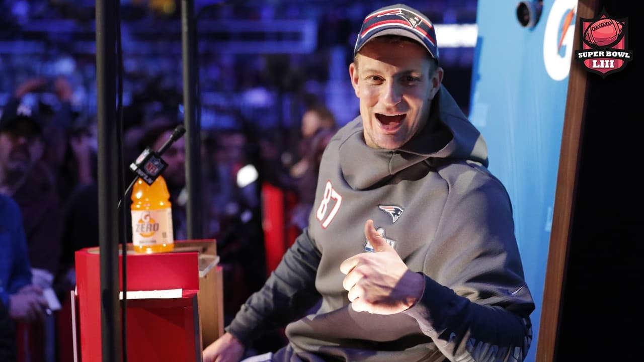 Baile de 'Gronk' y cumpleaños de Gostkowski rompen solemnidad de los Patriots