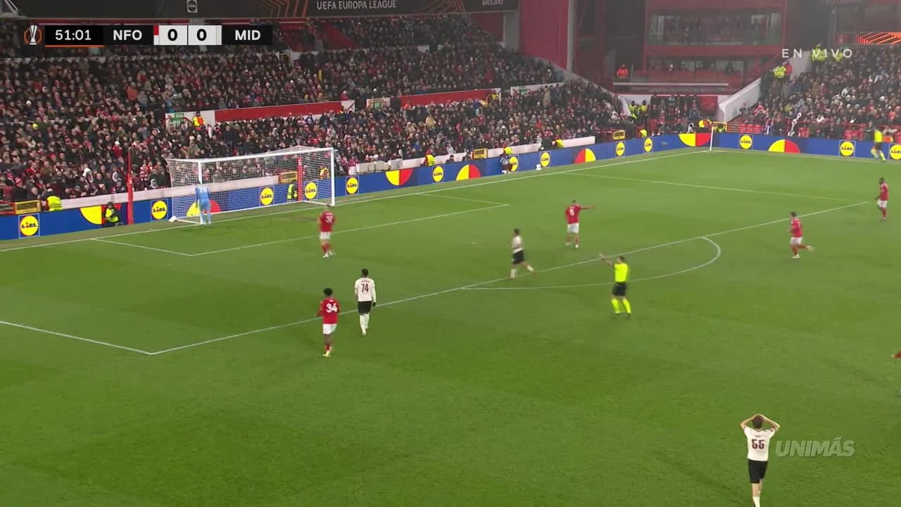 ¡Se salva el Nottingham Forest! Midtjylland roza el primer gol