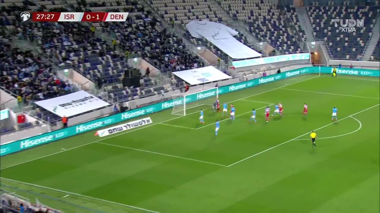 ¡TIRO ATAJADO! disparo por Thomas Delaney.